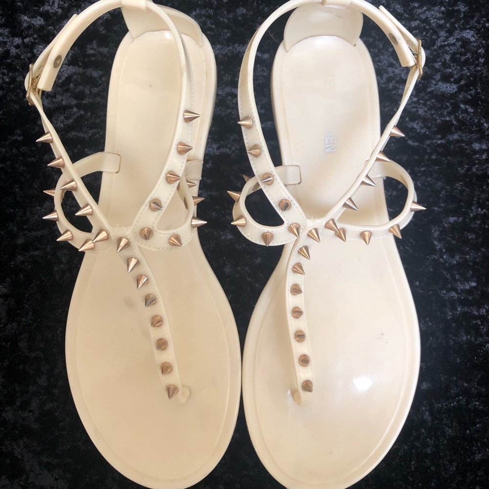 Nude Jelly spike Steve Madden sandals